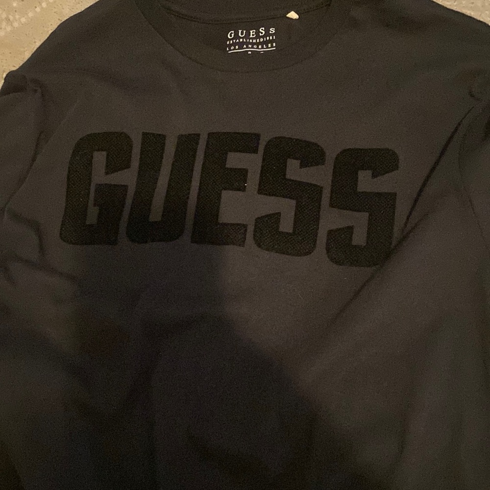 Black guess shirt